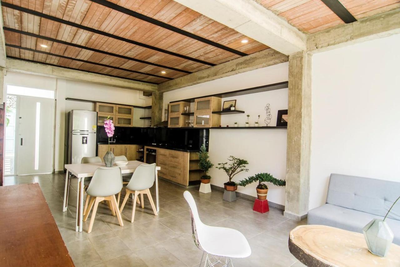 Moonshine Boutique Hostal Cali Zewnętrze zdjęcie