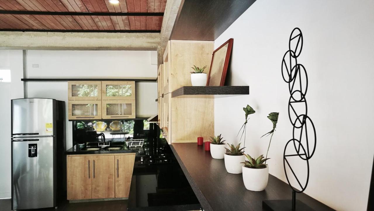 Moonshine Boutique Hostal Cali Zewnętrze zdjęcie